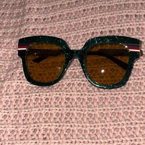 Gucci Emerald sparkle sunglasses like new with authenticity certificate